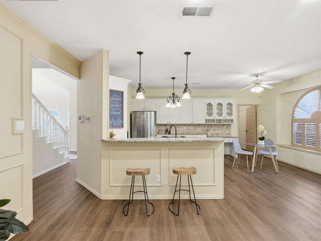 2605 Hidden Ridge Drive, Arlington, TX 76006