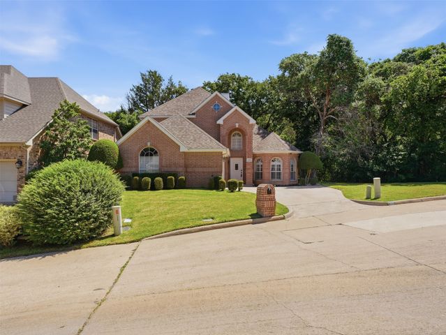2605 Hidden Ridge Drive, Arlington, TX 76006