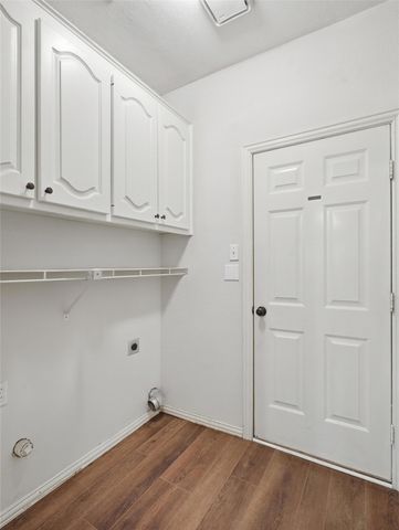 2605 Hidden Ridge Drive, Arlington, TX 76006