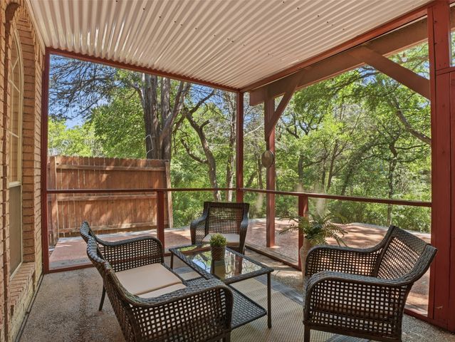 2605 Hidden Ridge Drive, Arlington, TX 76006