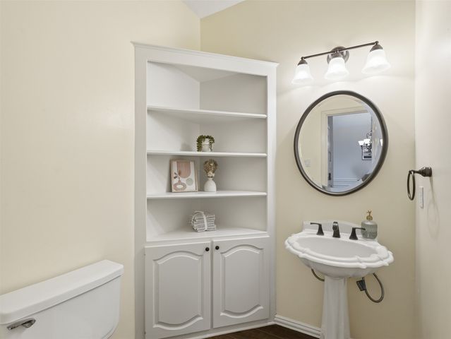 2605 Hidden Ridge Drive, Arlington, TX 76006
