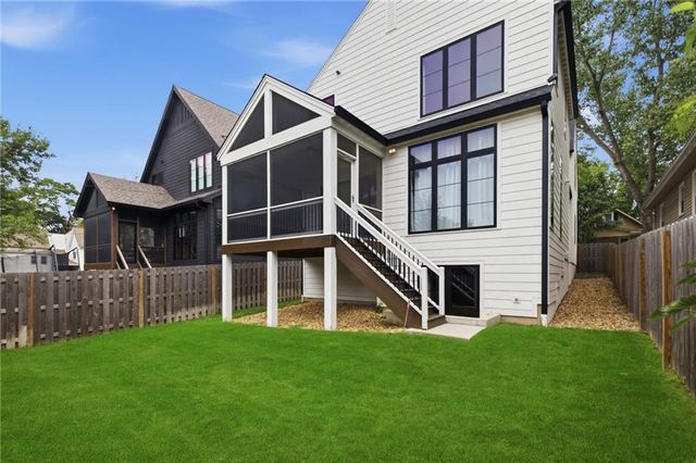 2207 W 48th Street, Westwood, KS 66205