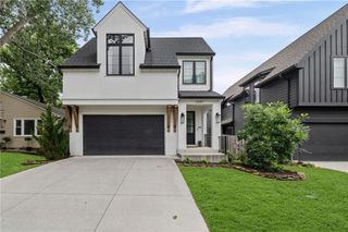 2207 W 48th Street, Westwood, KS 66205