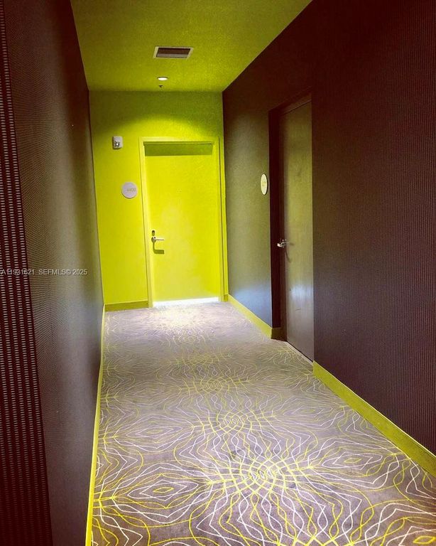 Image 13 of property listing at 501 NE 31st St PH4405, Miami, FL 33137