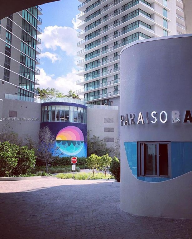 Image 15 of property listing at 501 NE 31st St PH4405, Miami, FL 33137