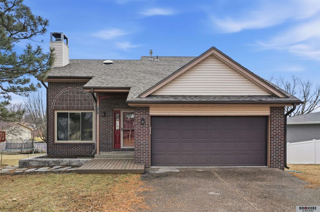 6121 Fleetwood Street, Lincoln, NE 68516