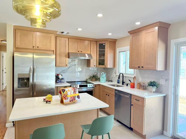 150 Scott Avenue, Deer Park, NY 11729