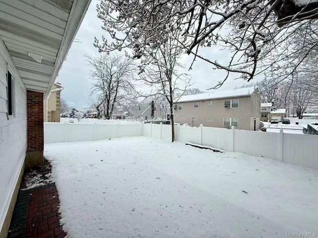 150 Scott Avenue, Deer Park, NY 11729