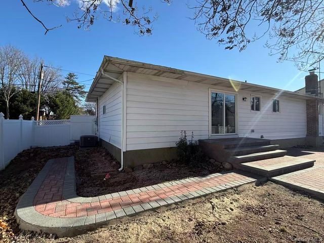 150 Scott Avenue, Deer Park, NY 11729