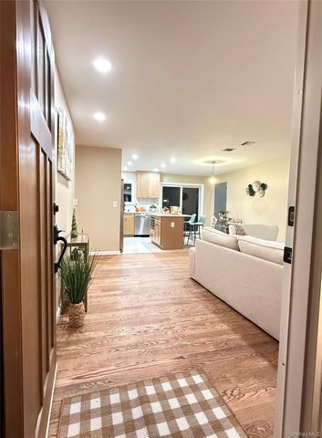 150 Scott Avenue, Deer Park, NY 11729