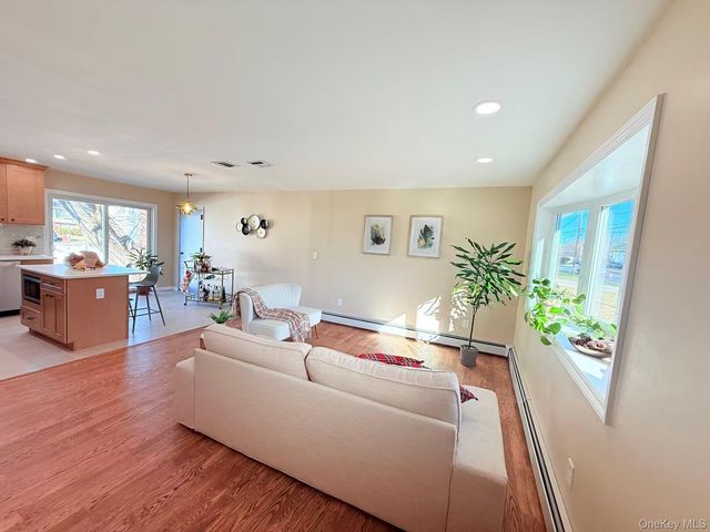 150 Scott Avenue, Deer Park, NY 11729