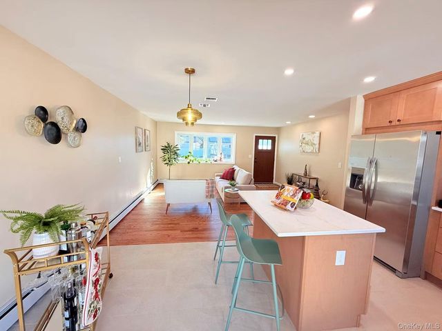 150 Scott Avenue, Deer Park, NY 11729