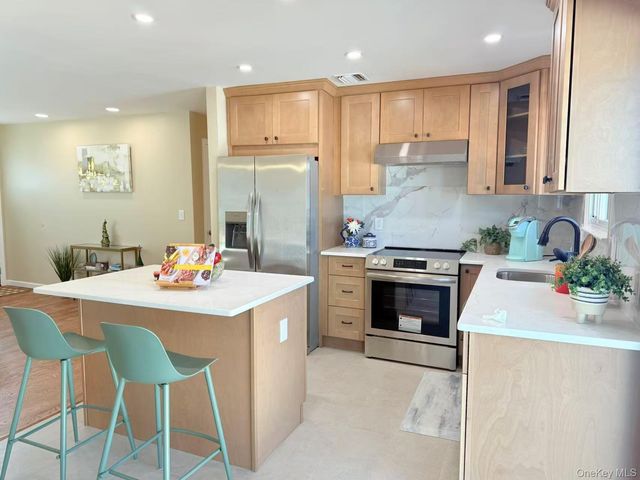 150 Scott Avenue, Deer Park, NY 11729