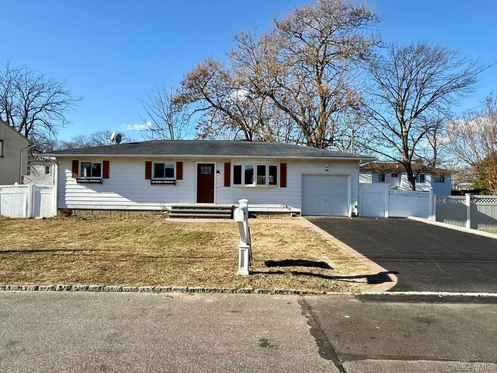 150 Scott Avenue, Deer Park, NY 11729