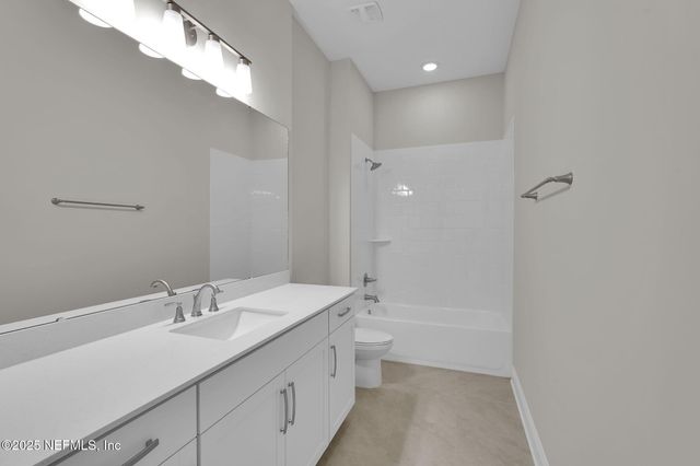 323 SAWGRASS Drive, Yulee, FL 32097