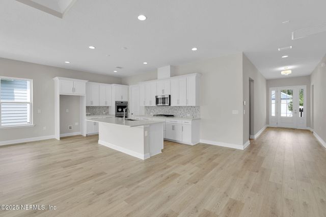 323 SAWGRASS Drive, Yulee, FL 32097