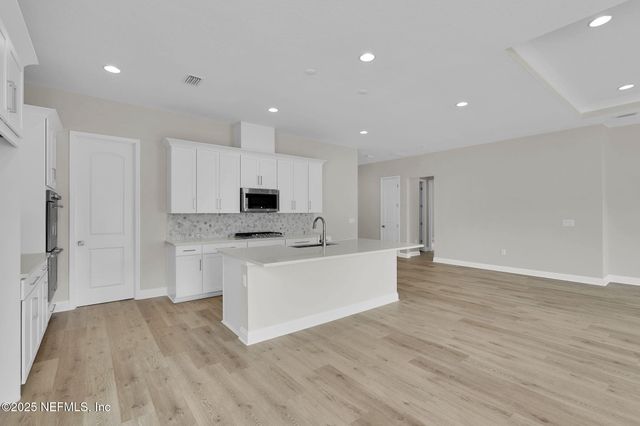 323 SAWGRASS Drive, Yulee, FL 32097