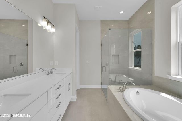 323 SAWGRASS Drive, Yulee, FL 32097