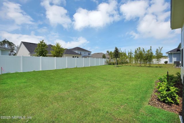 323 SAWGRASS Drive, Yulee, FL 32097