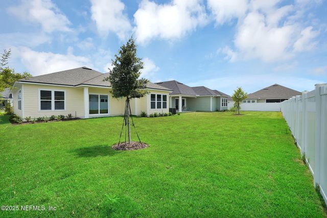 323 SAWGRASS Drive, Yulee, FL 32097