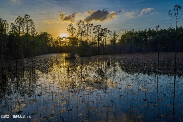 323 SAWGRASS Drive, Yulee, FL 32097