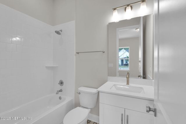 323 SAWGRASS Drive, Yulee, FL 32097