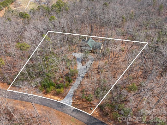 240 Ravenswood Drive, Marion, NC 28752