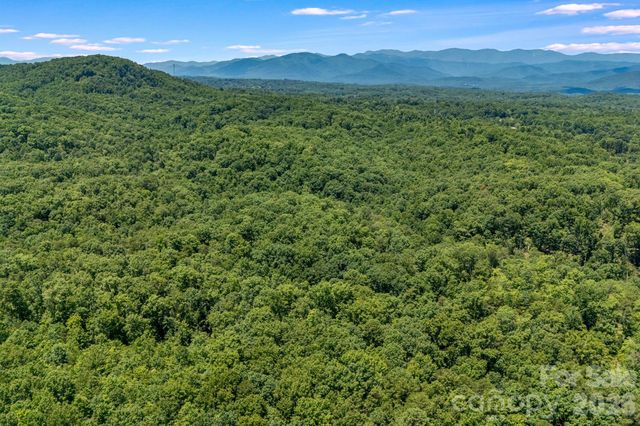 240 Ravenswood Drive, Marion, NC 28752
