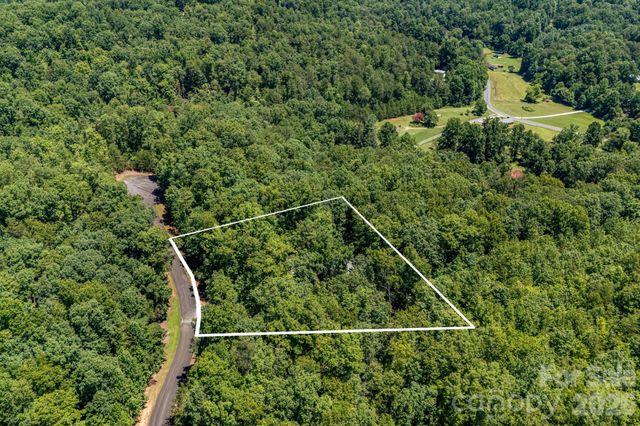 240 Ravenswood Drive, Marion, NC 28752