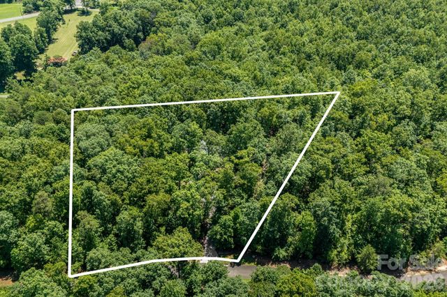 240 Ravenswood Drive, Marion, NC 28752