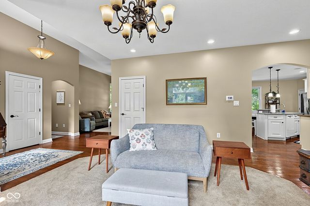 1724 E Greyhawk Way, Greenfield, IN 46140