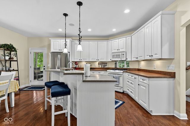 1724 E Greyhawk Way, Greenfield, IN 46140
