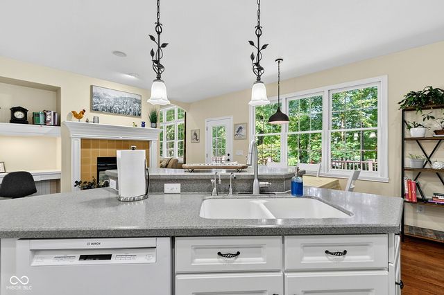 1724 E Greyhawk Way, Greenfield, IN 46140