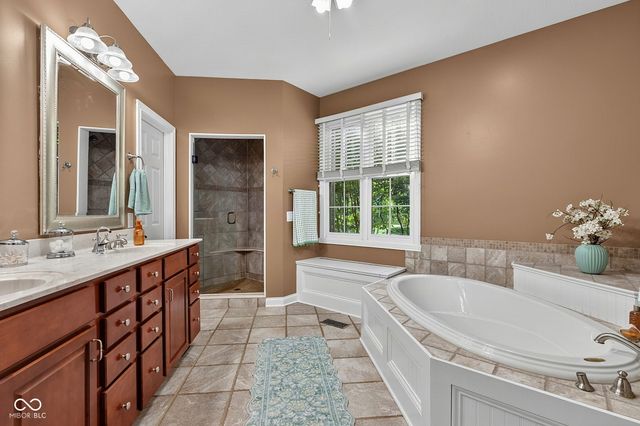 1724 E Greyhawk Way, Greenfield, IN 46140