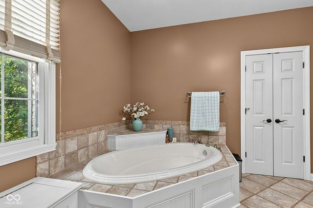 1724 E Greyhawk Way, Greenfield, IN 46140