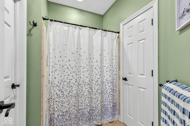 1724 E Greyhawk Way, Greenfield, IN 46140