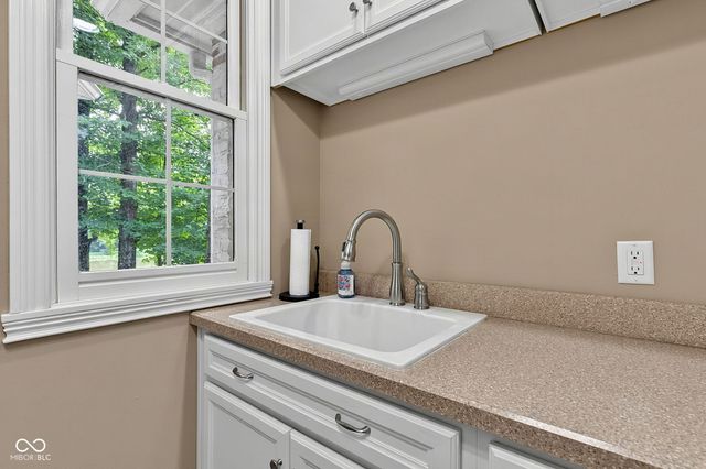 1724 E Greyhawk Way, Greenfield, IN 46140