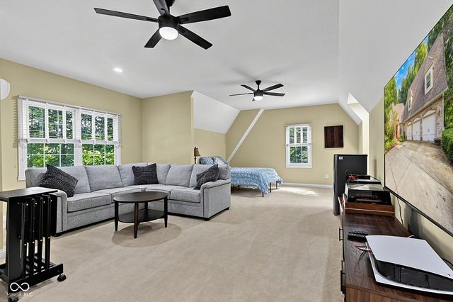1724 E Greyhawk Way, Greenfield, IN 46140