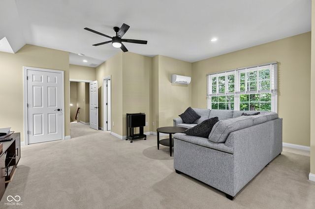 1724 E Greyhawk Way, Greenfield, IN 46140