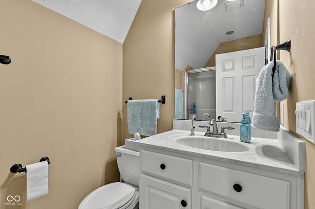 1724 E Greyhawk Way, Greenfield, IN 46140