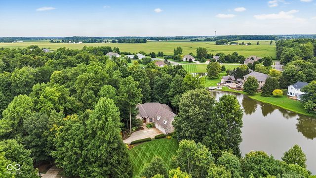 1724 E Greyhawk Way, Greenfield, IN 46140
