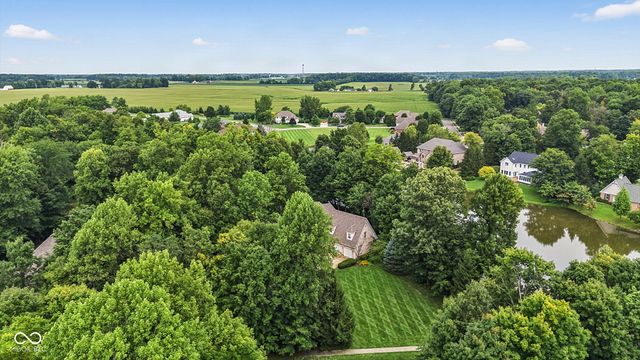 1724 E Greyhawk Way, Greenfield, IN 46140