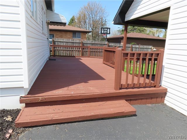 5588 Seneca Street, West Seneca, NY 14224