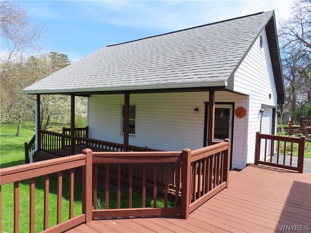 5588 Seneca Street, West Seneca, NY 14224