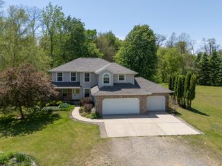 1042 Hunter Ridge, Bedford Twp, MI 49017