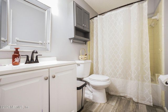 1006 ASSISI Lane, Jacksonville, FL 32233