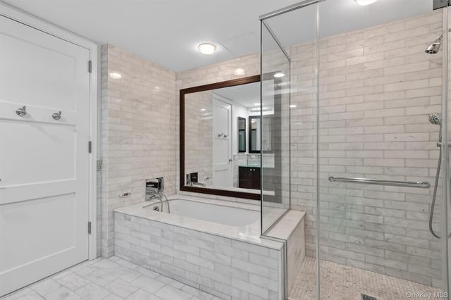 1 Renaissance Square V4E, White Plains, NY 10601