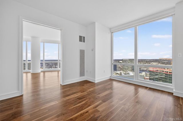 1 Renaissance Square V4E, White Plains, NY 10601