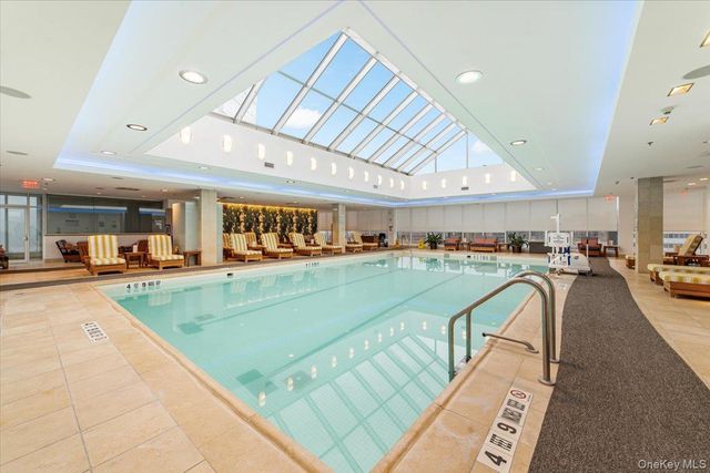 1 Renaissance Square V4E, White Plains, NY 10601