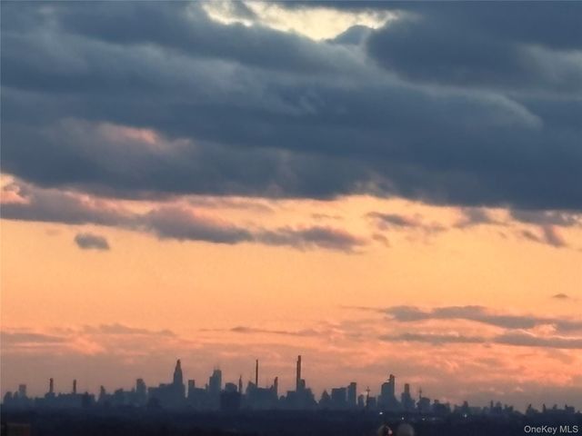 1 Renaissance Square V4E, White Plains, NY 10601